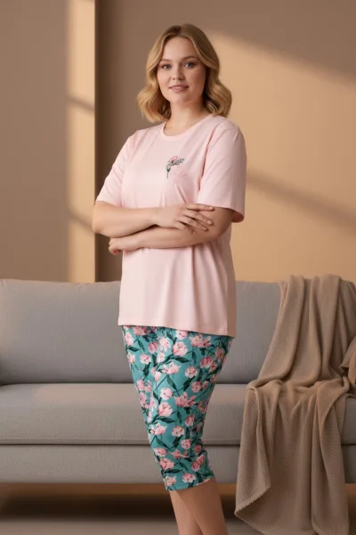Kadın Kısa Kollu Likralı Büyük Beden Kapri Pijama Takımı Pudra